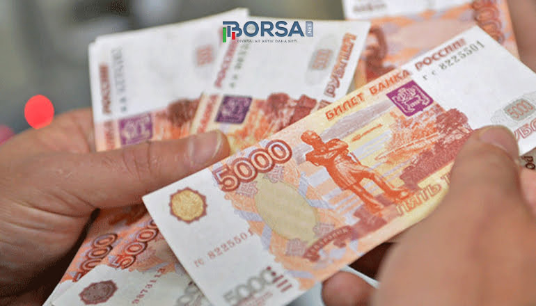 Ruble tüm zamanların en düşük seviyesine düştü